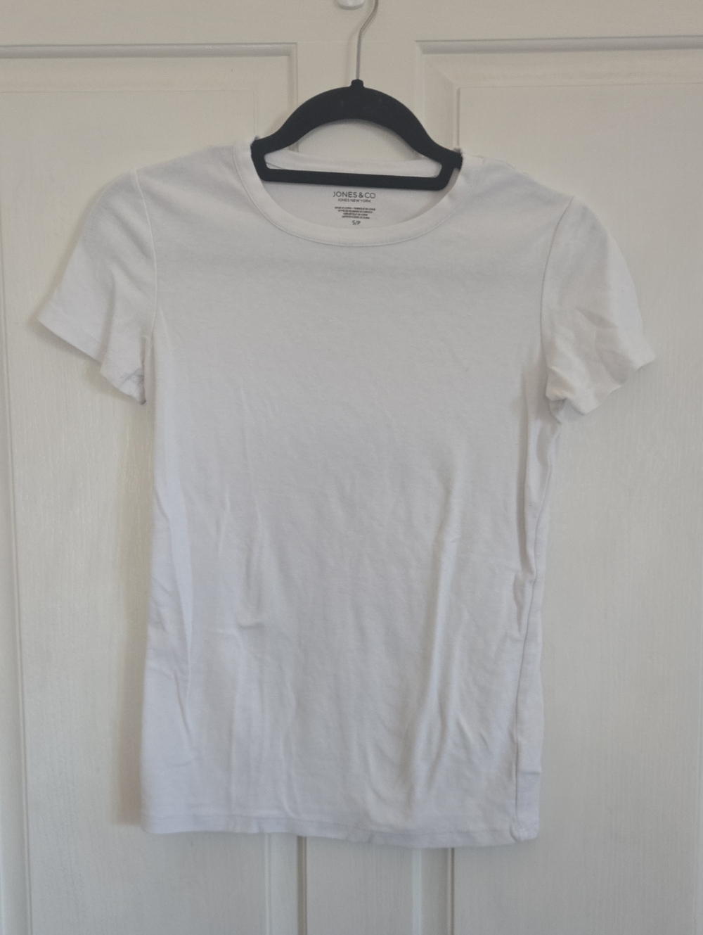 Jones & Co. Women's White Crewneck Short Sleeve Tee